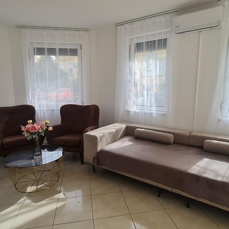 Tulipan Apartman Szegedin Exterior foto