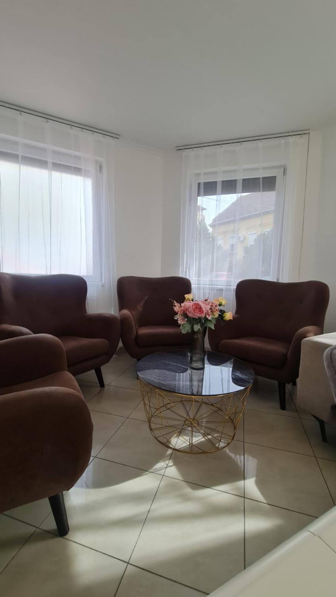 Tulipan Apartman Szegedin Exterior foto