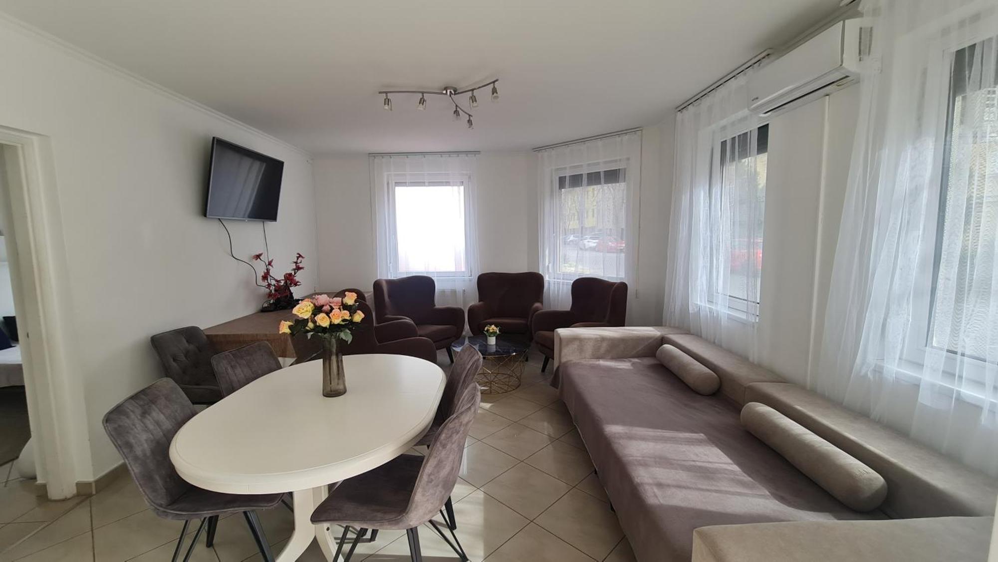 Tulipan Apartman Szegedin Exterior foto